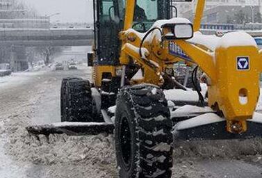 河南除雪大量采用机械在特殊路面使用融雪剂